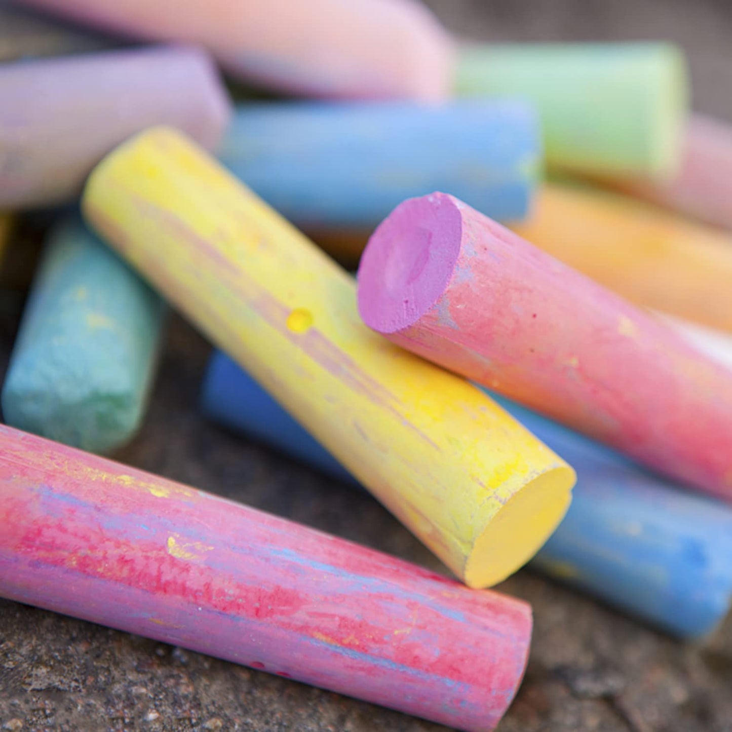Keebor Washable Sidewalk Chalk – 54 Pcs Jumbo 8 Colors, Non-Toxic, Indoor/Outdoor