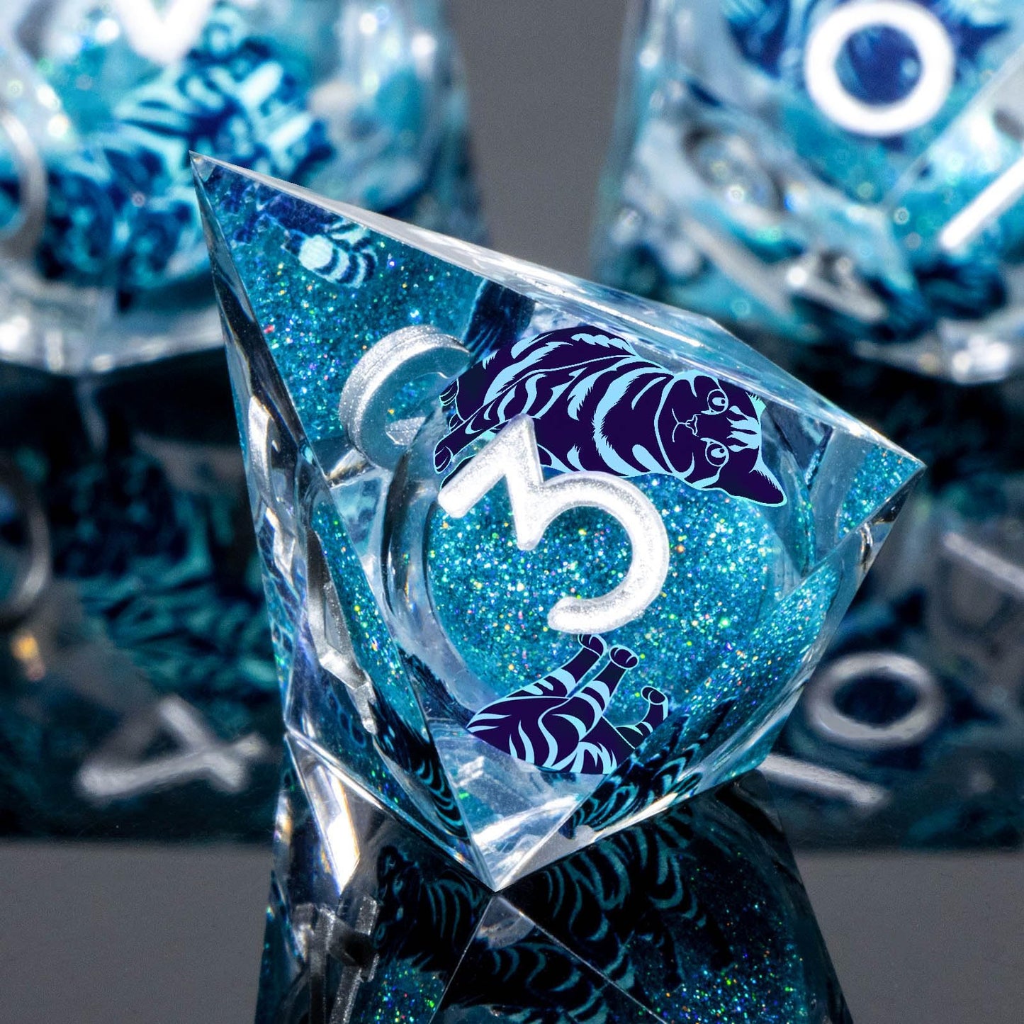 KERWELLSI Cat Liquid Core DND Dice Set - 7Pcs Blue Resin D&D Dice with Sharp Edges & Gift Box
