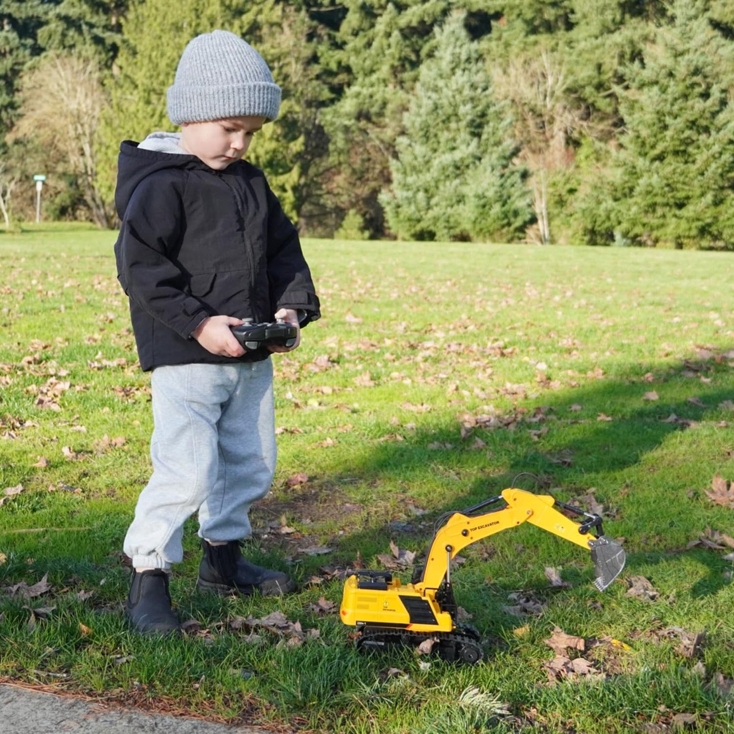 KIDDITOY 1:18 Metal RC Excavator – 11-Channel, Water Spray, Lights & Dual Batteries