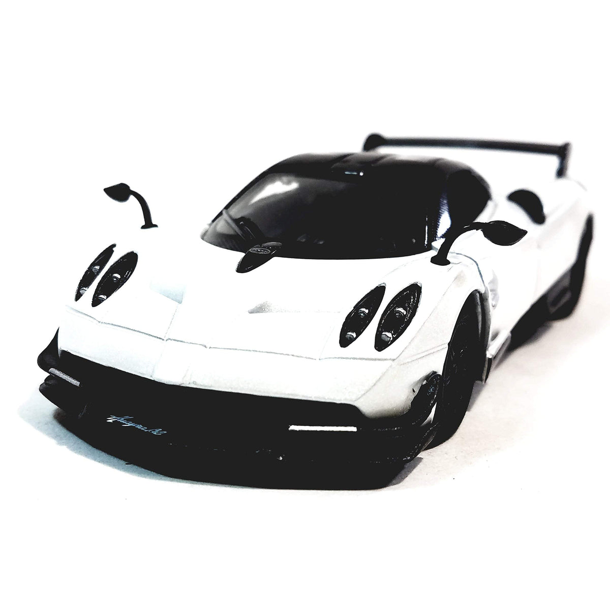 KiNSMART 2016 Pagani Huayra BC 1:38 Die-Cast Model – 5-Inch Pull-Back Car (White)
