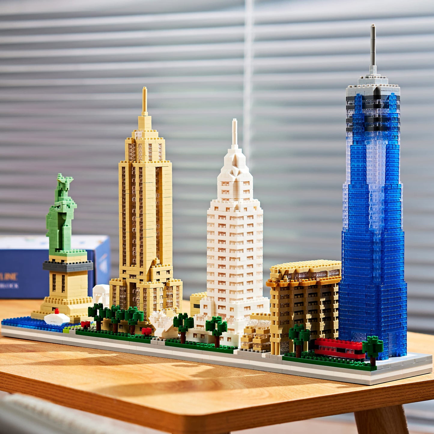 KLMEi City Architecture NYC Skyline Micro Building Blocks Set for Adults – 3452 Pieces