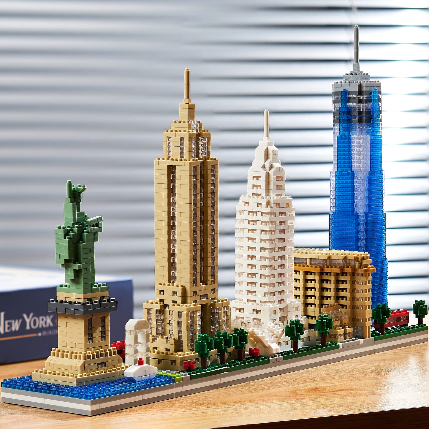 KLMEi City Architecture NYC Skyline Micro Building Blocks Set for Adults – 3452 Pieces