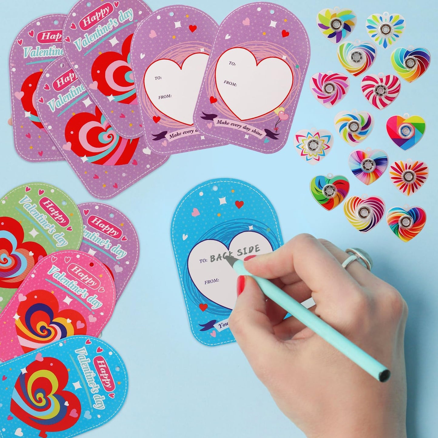 KNFINNDUU Valentine Fidget Spinner Keychains — 28-Piece Gift Set with Greeting Cards