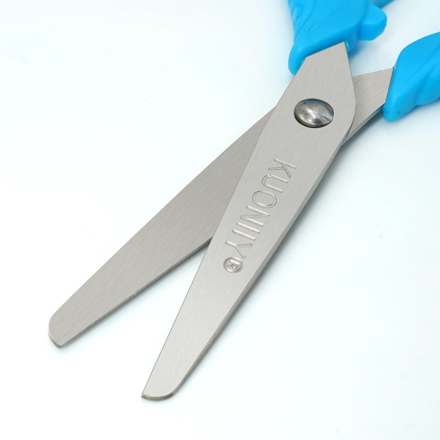 KUONIIY 5-Inch Kids Scissors with Soft Grip Handles – 30-Pack School Pack