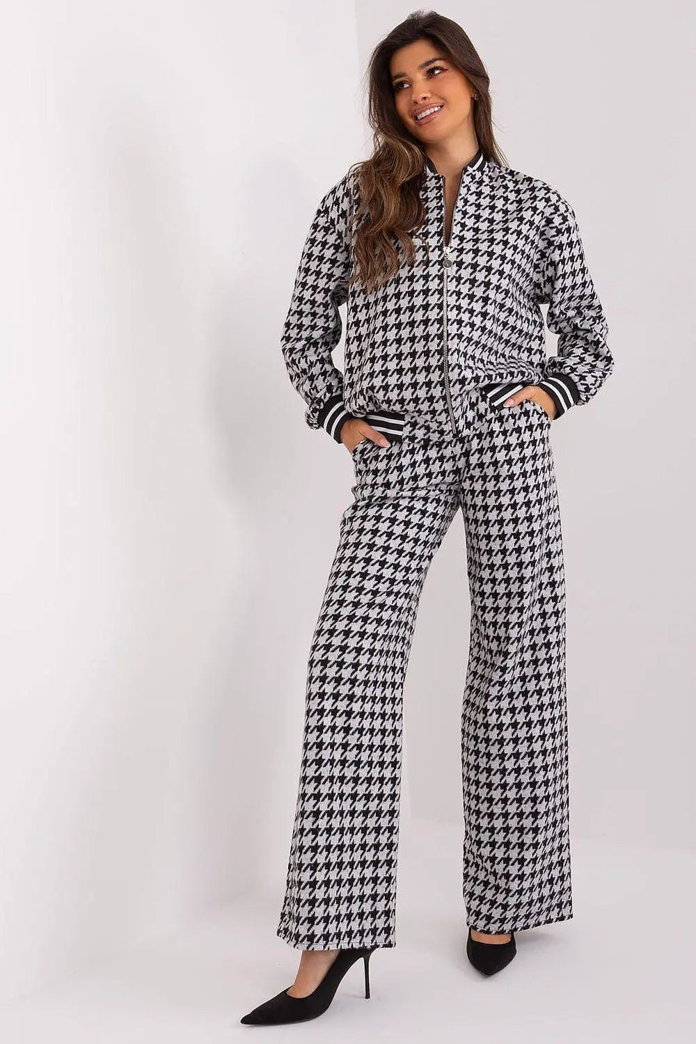 Lakerta zippered sweatshirt with pants