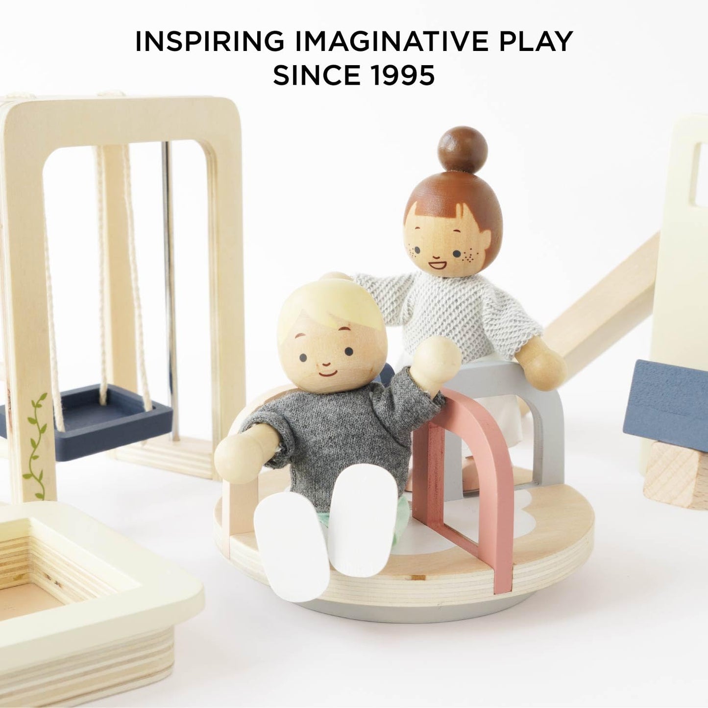 Le Toy Van Dollshouse Outdoor Furniture Set | 5-Piece Wooden Playset