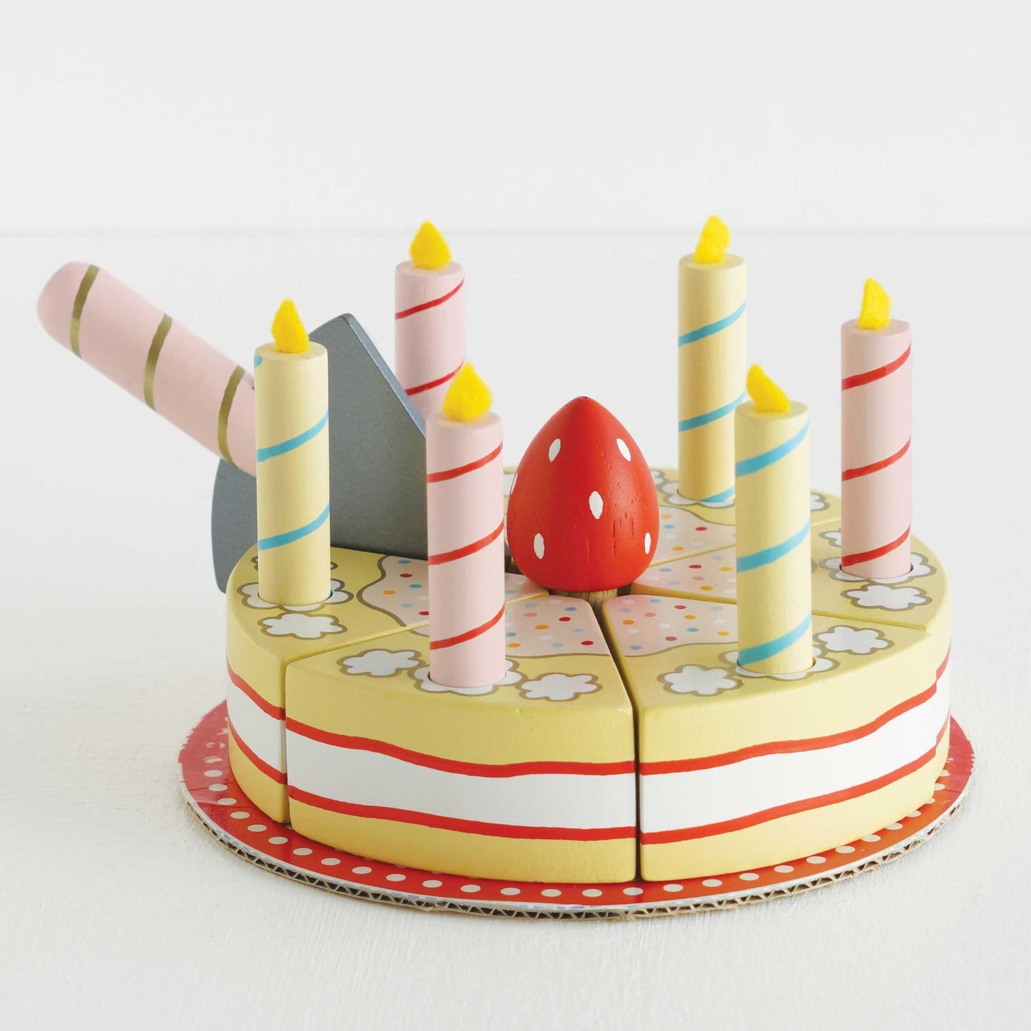 Le Toy Van Honeybake Vanilla Birthday Cake – Wooden Pretend Play Food for Kids (TV273)