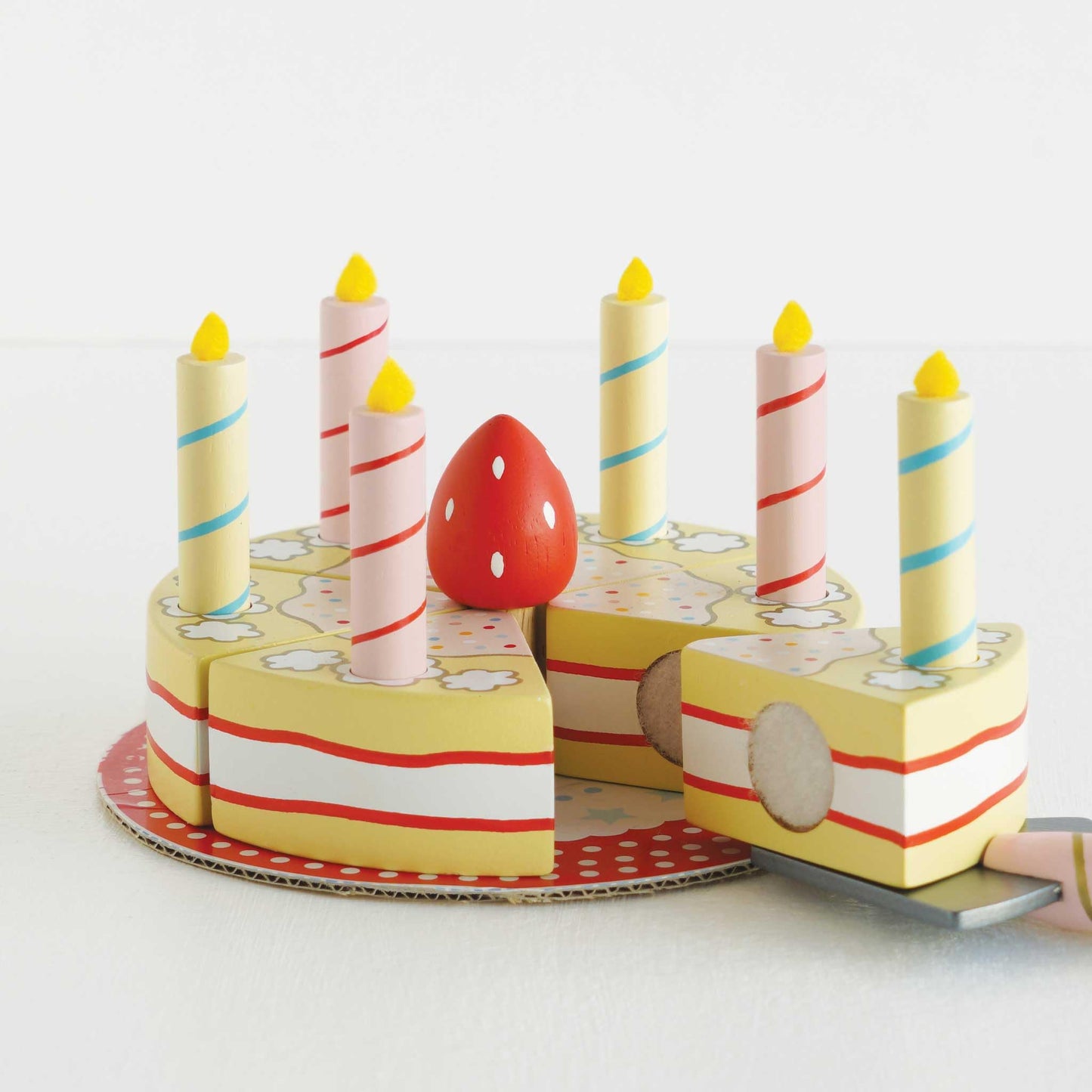 Le Toy Van Honeybake Vanilla Birthday Cake – Wooden Pretend Play Food for Kids (TV273)