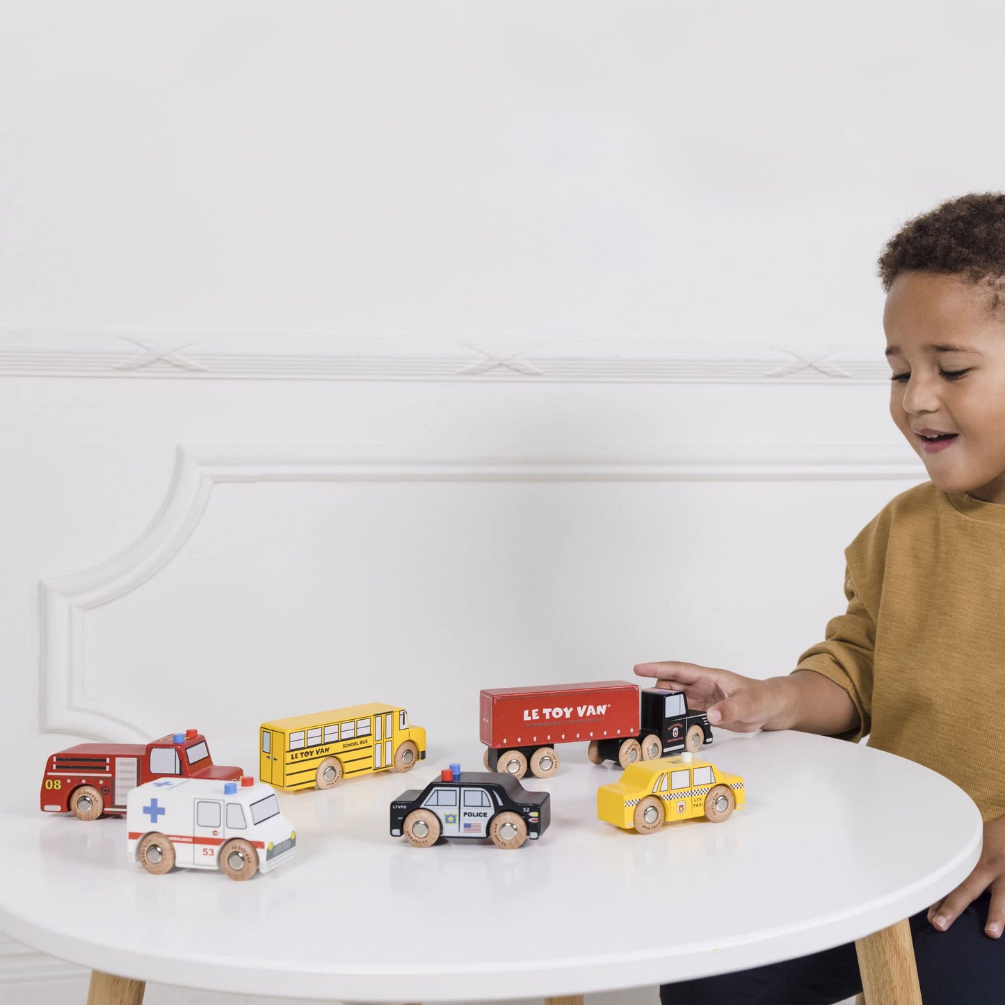 Le Toy Van New York Car Set – Premium Wooden Vehicles for Kids Aged 3+