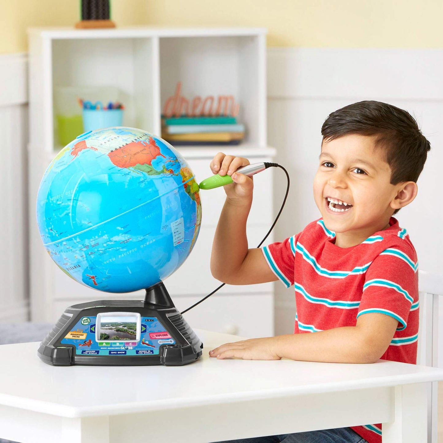 LeapFrog Magic Adventures Globe – Frustration Free Packaging