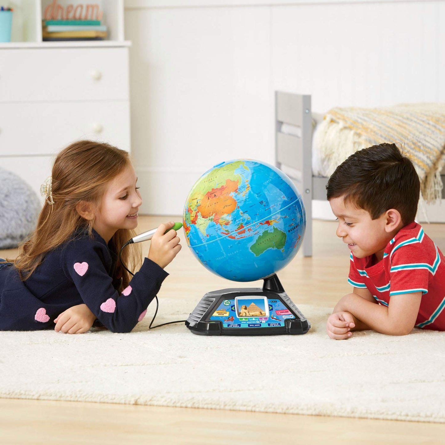LeapFrog Magic Adventures Globe – Frustration Free Packaging