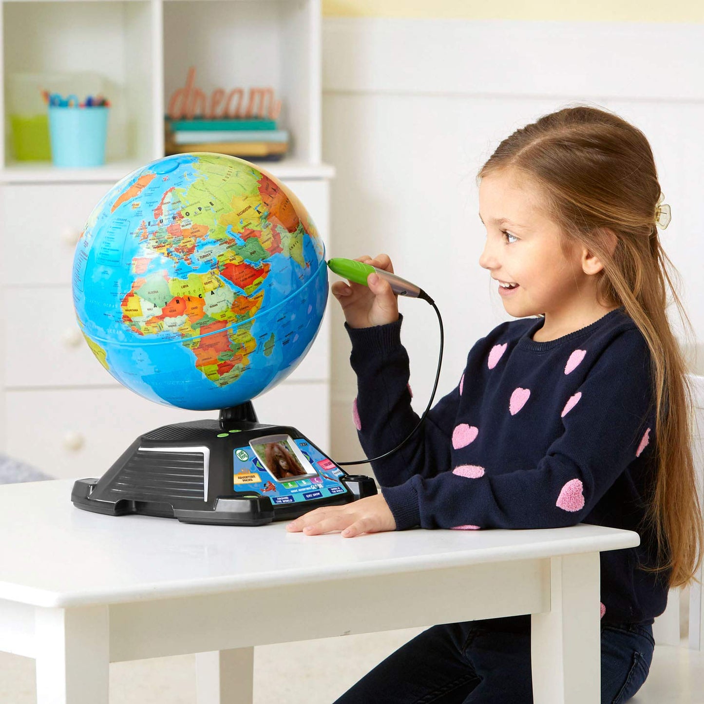 LeapFrog Magic Adventures Globe – Frustration Free Packaging