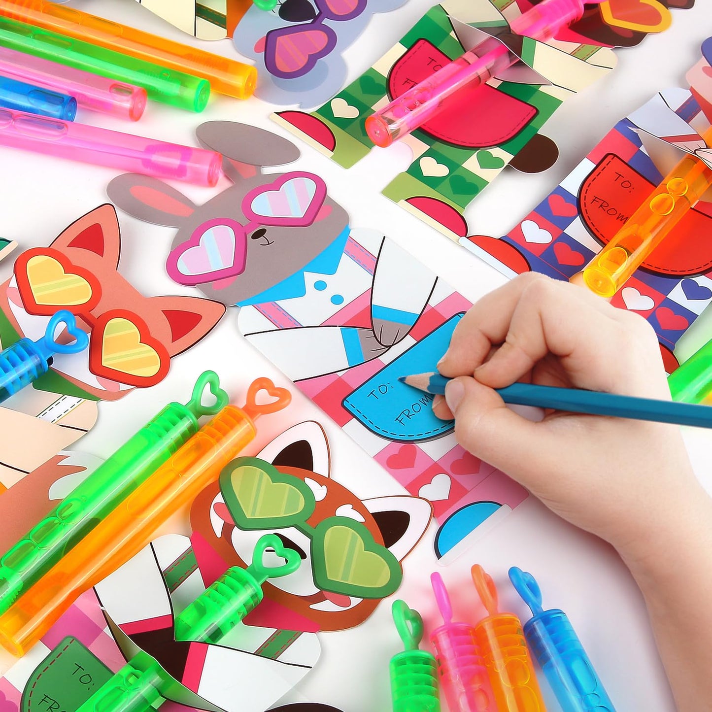 LEASEN Valentines Day Gifts for Kids – 32 Mini Bubble Wands with Animal Cards