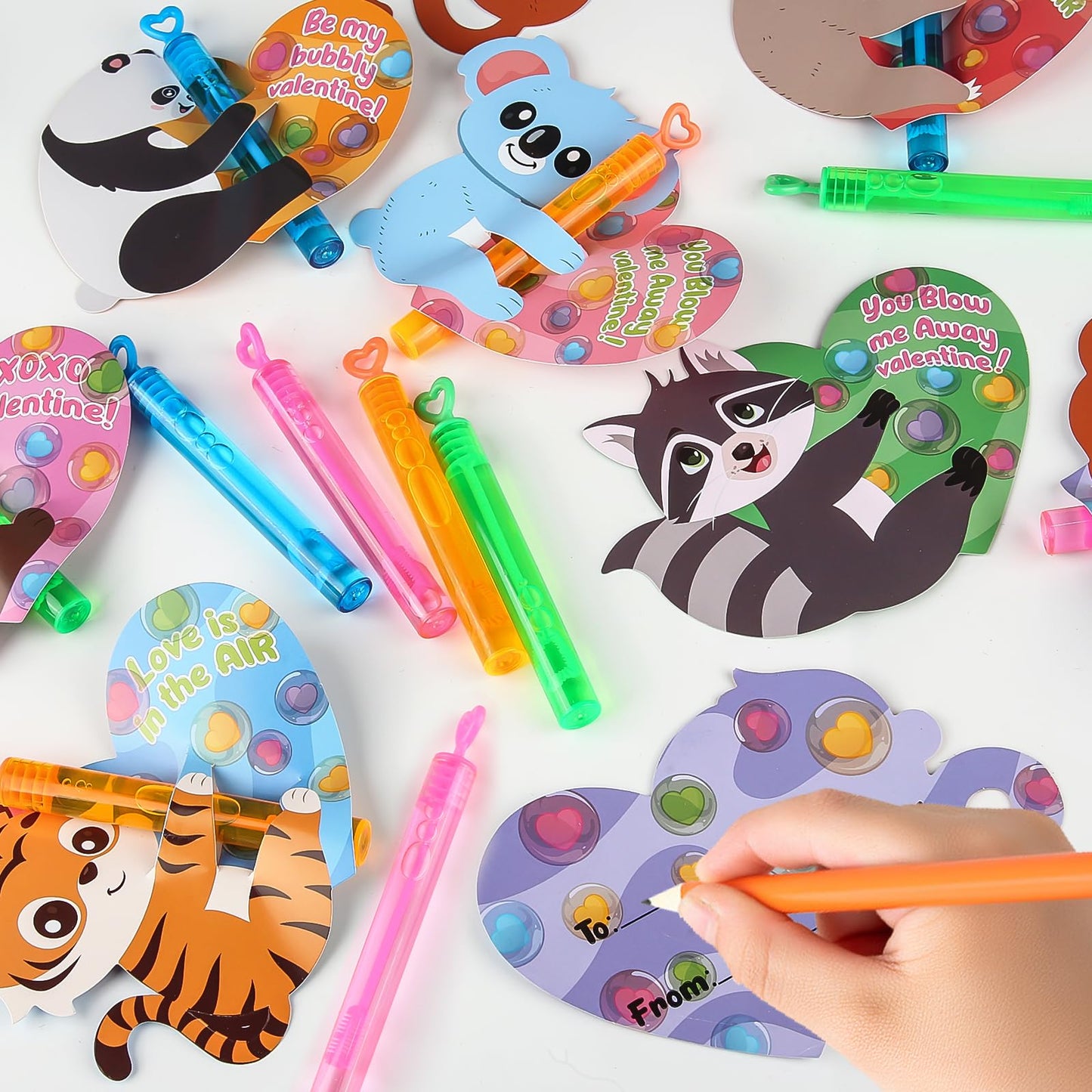 LEASEN Valentines Day Gifts for Kids – 28 Mini Bubble Wands & Animal Cards Gift Set