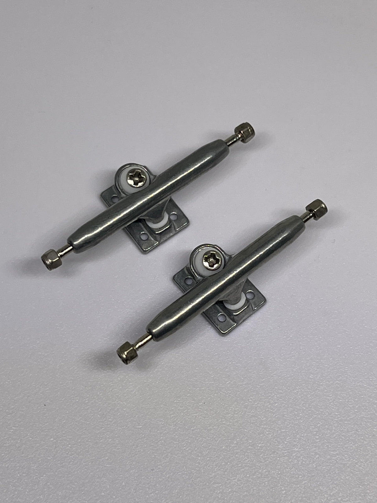 LEEFAI Pro Fingerboard Trucks G4 Inverted Kingpin – 29/32/34/36mm Raw Metal