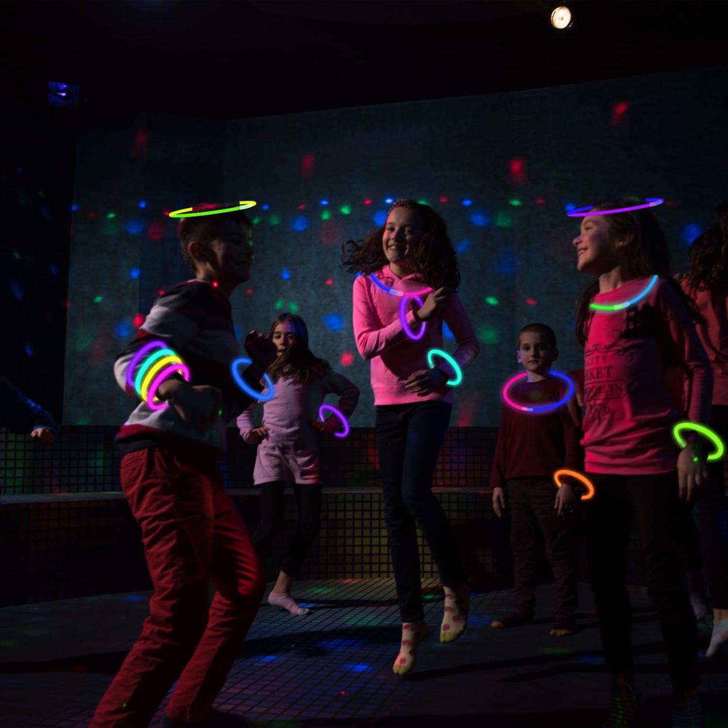 Leetous Glow Sticks Party Pack – 50 Count, 8in Neon Light Up Bracelets & Necklaces