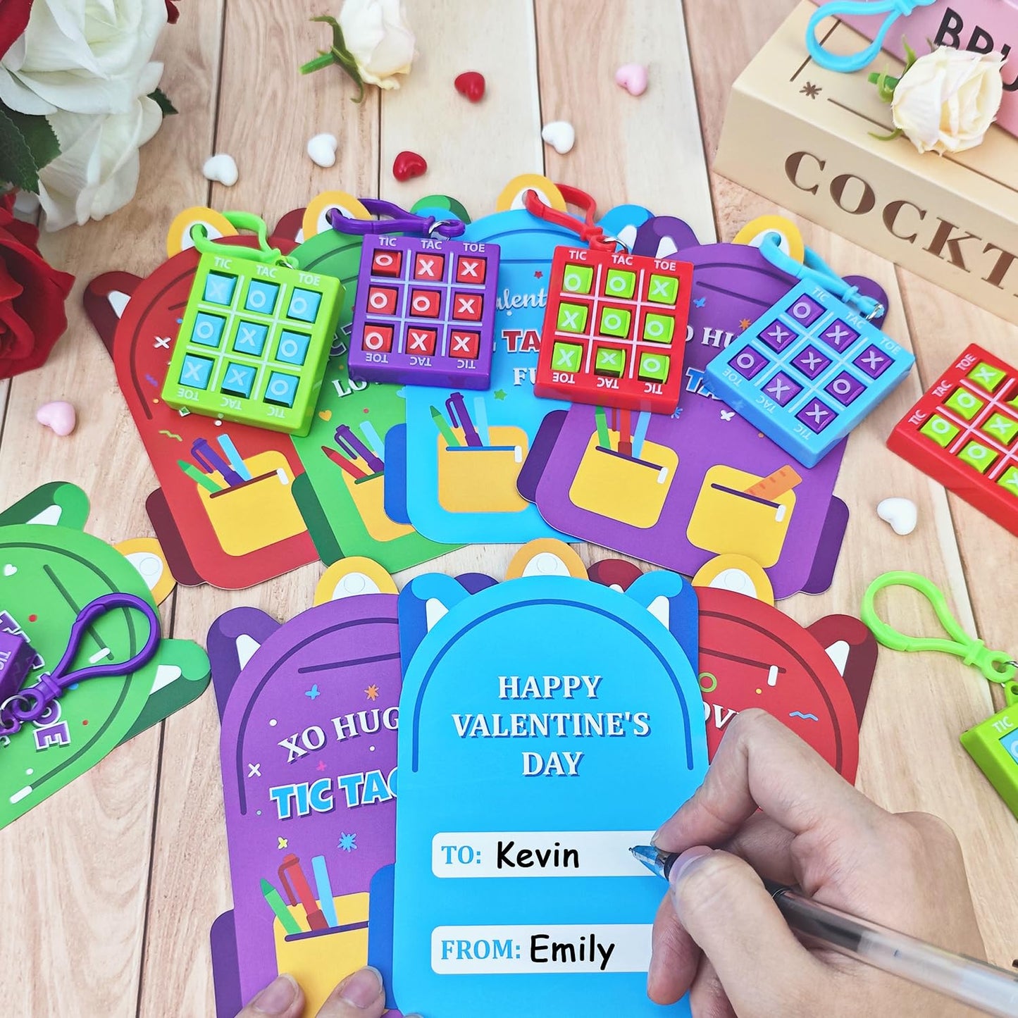 Leetous Valentines Tic Tac Toe Keychain Set | 28 PCS with Gift Cards – Classroom Prizes & Party Favors