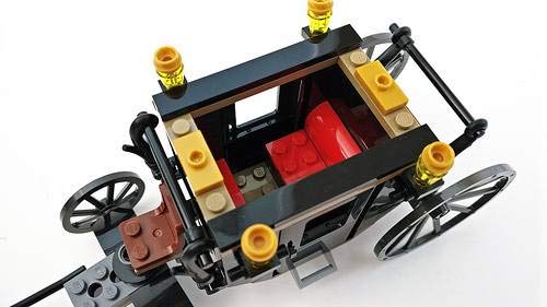 LEGO Fantastic Beasts: The Crimes of Grindelwald – Grindelwald’s Escape 75951 Building Kit (132 Pieces)