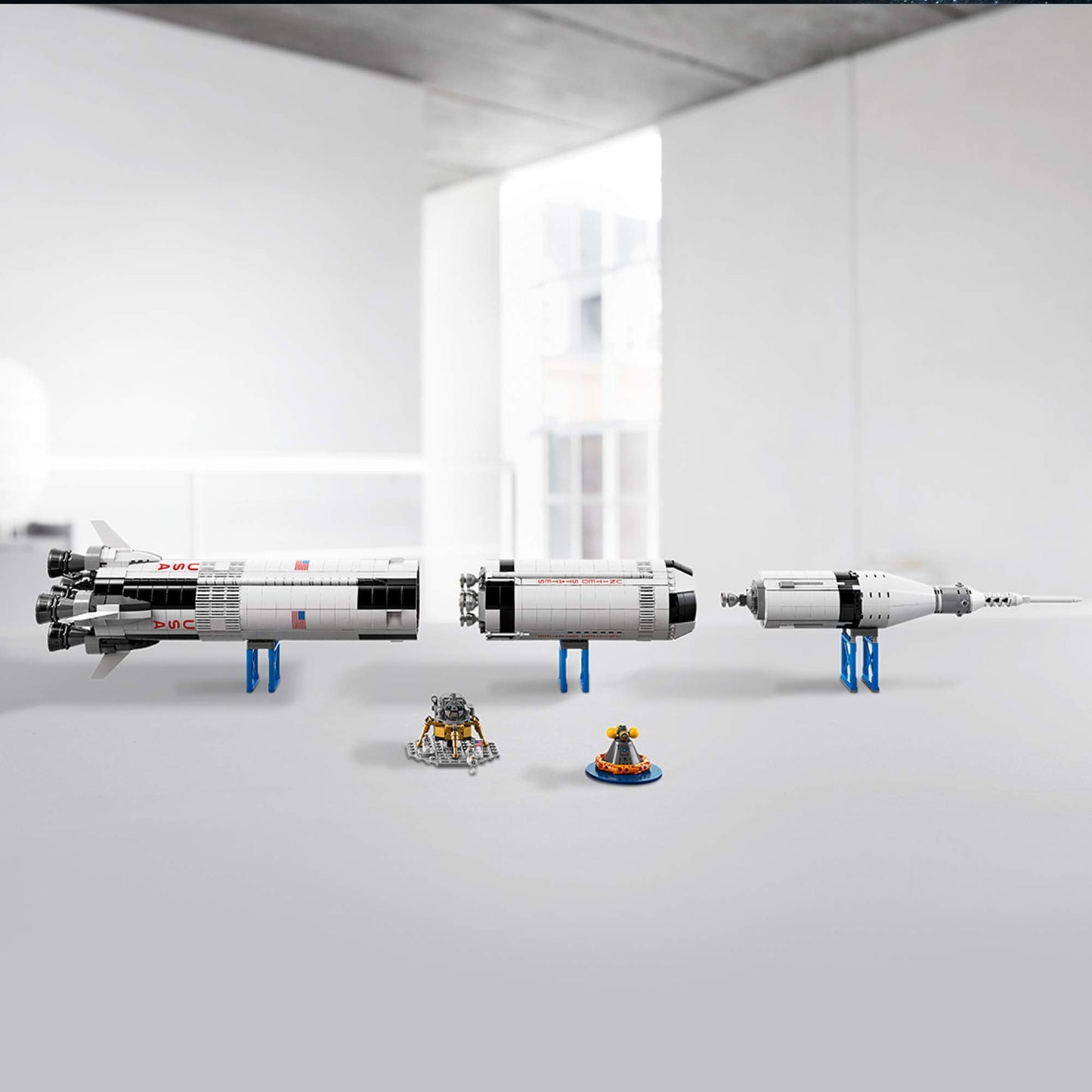 LEGO 92176 NASA Apollo Saturn V Space Rocket Model — Display-Ready 1m Tall 5-Module Replica