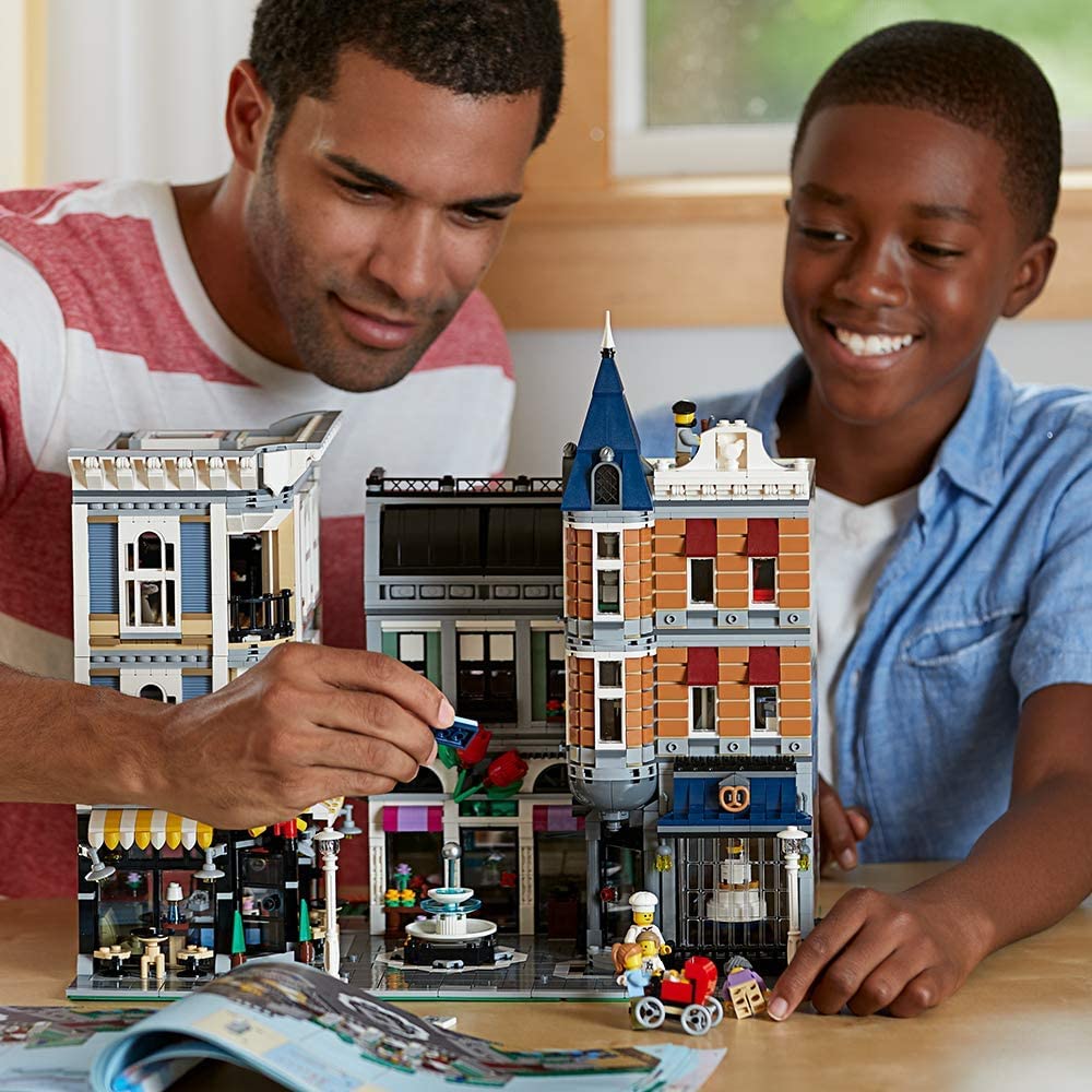 LEGO Creator Expert Assembly Square 10255 Building Kit – 4002 Pieces | Detailed Modular Town Center