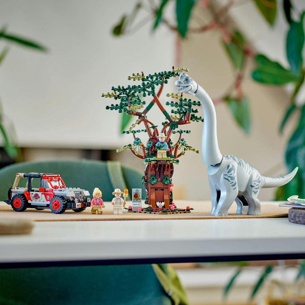 LEGO Jurassic World Brachiosaurus Discovery 76960 — Tallest LEGO Dinosaur with Jeep Wrangler