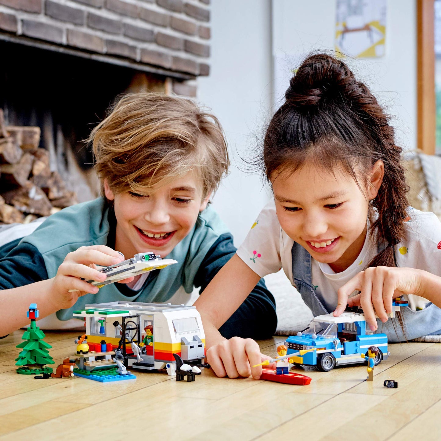 LEGO Creator 3in1 Caravan Family Holiday 31108 – 766-Piece Camping Adventure Build