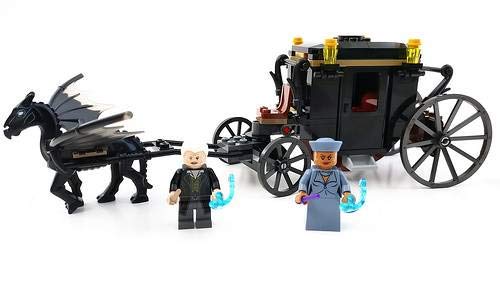 LEGO Fantastic Beasts: The Crimes of Grindelwald – Grindelwald’s Escape 75951 Building Kit (132 Pieces)