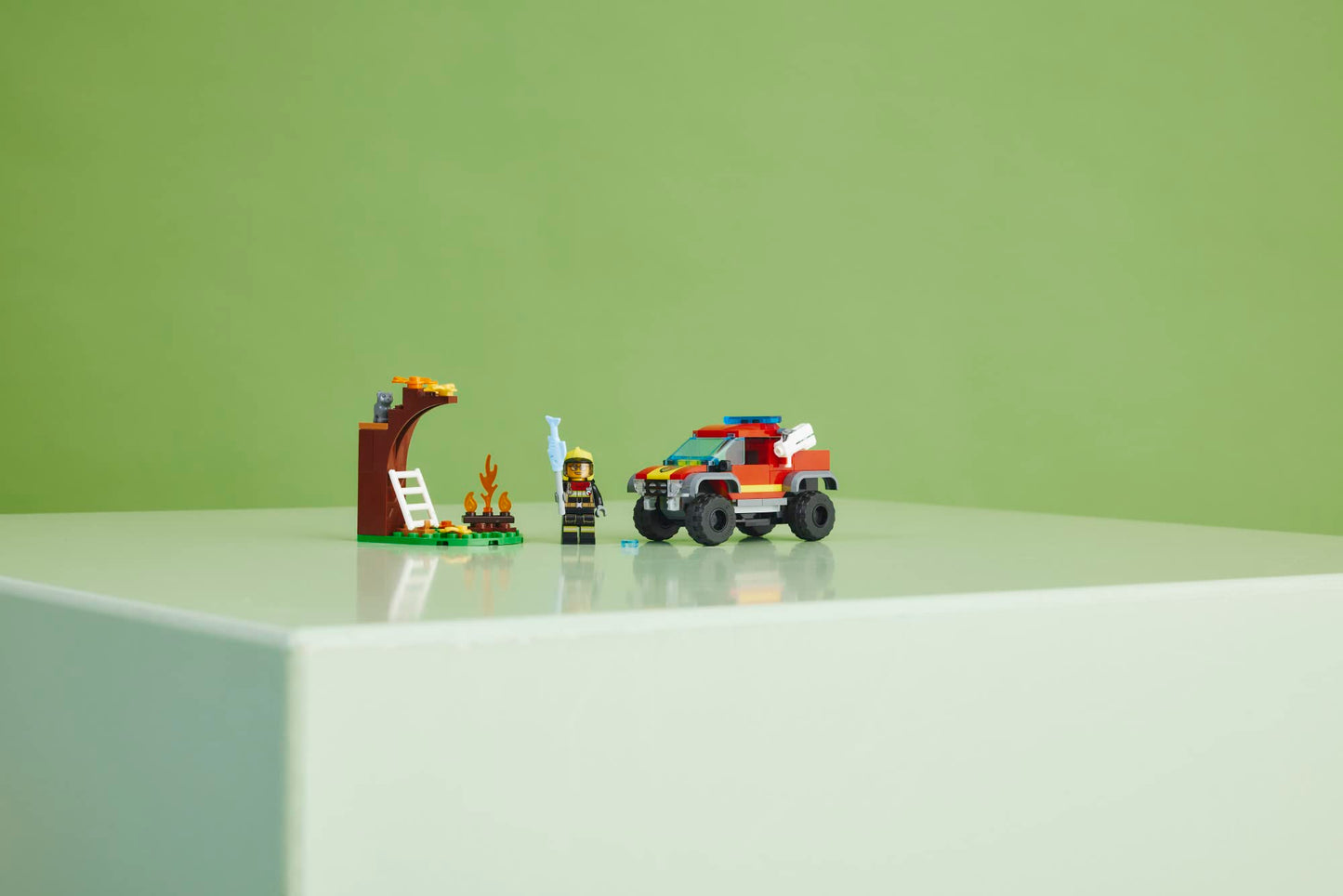 LEGO City 60393 4x4 Fire Engine Rescue – Firefighter Minifigure & Cat Playset