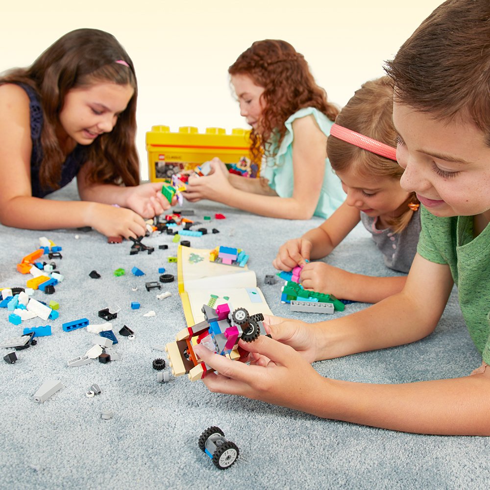 LEGO Classic Medium Creative Brick Box 10696 – 484 Pieces, Storage Box, Train & Tiger Figure