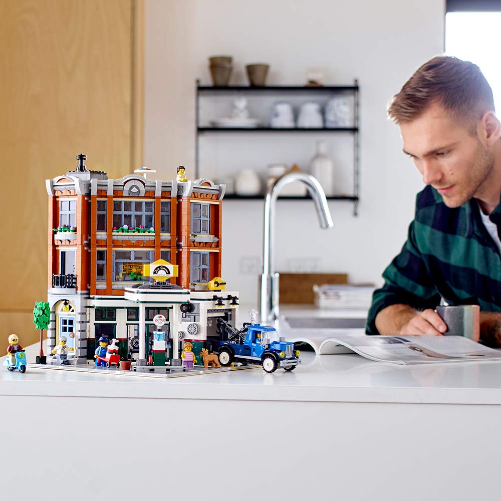 LEGO Creator Expert Corner Garage 10264 Building Kit — 2569 Pieces | Advanced Modular Build