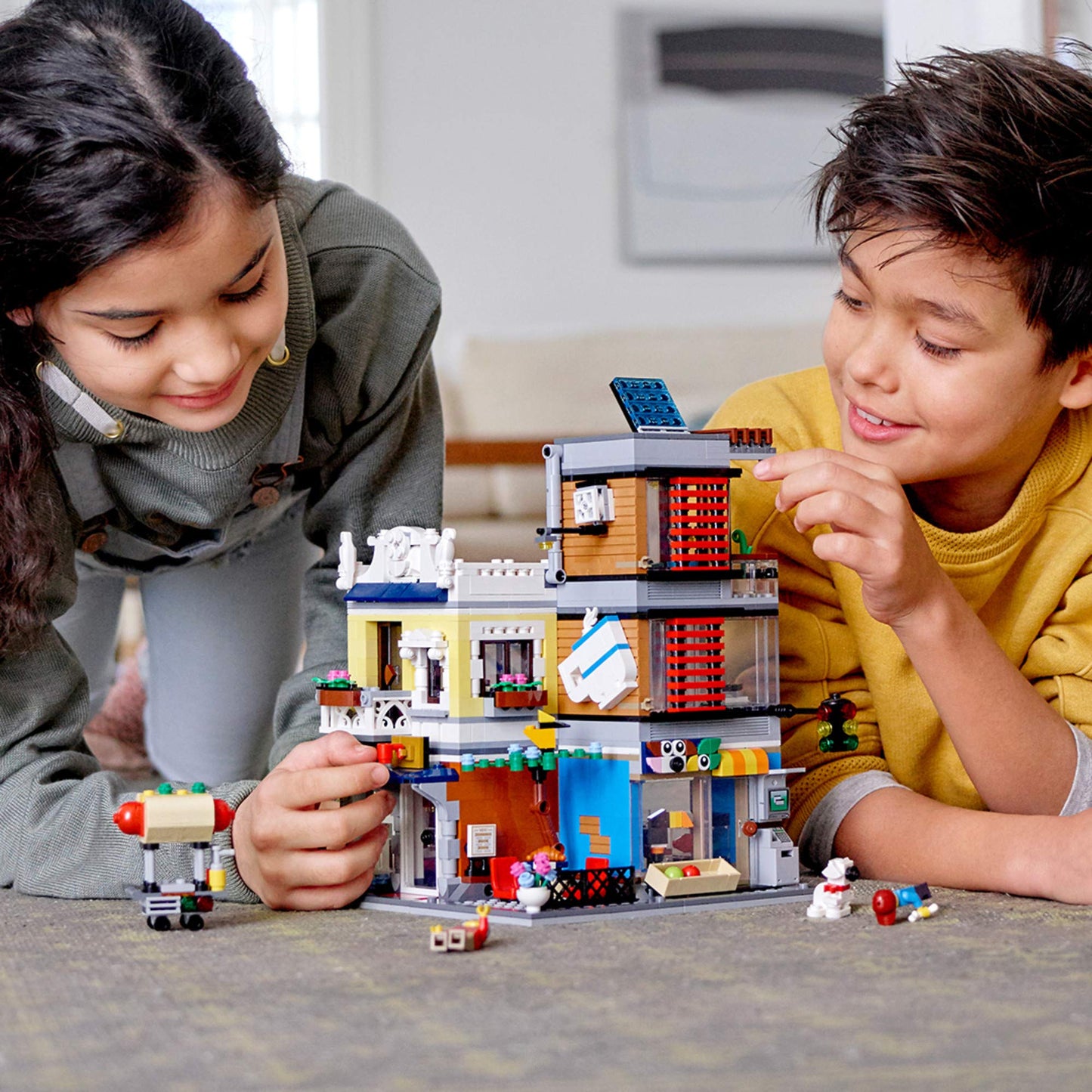 LEGO Creator 3-in-1 Townhouse Pet Shop & Café 31097 – 969 Pieces