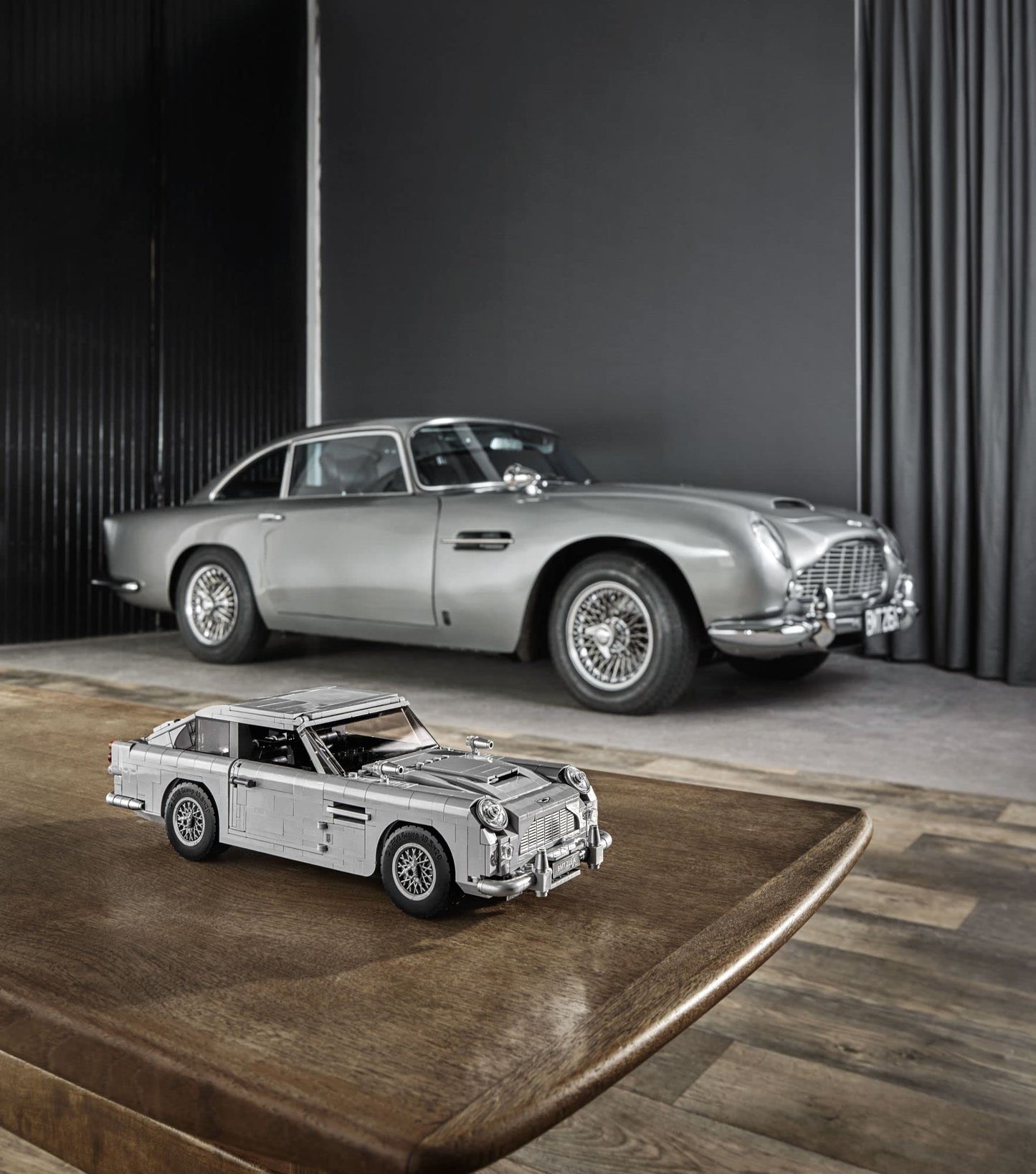 LEGO Creator Expert James Bond Aston Martin DB5 10262 – 1295 Pieces Building Kit