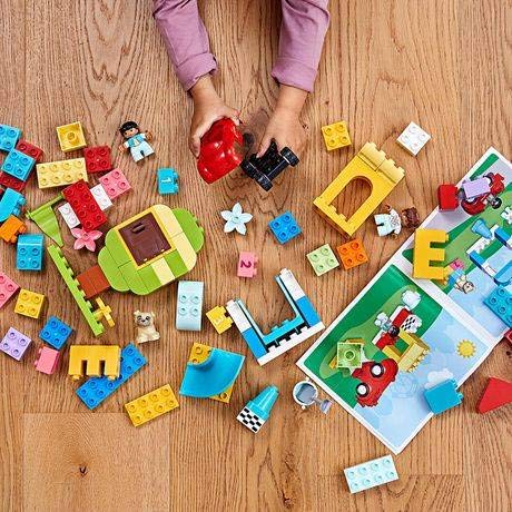 LEGO DUPLO Classic Deluxe Brick Box 10914 – Creative Starter Set for Toddlers (85 Pieces)