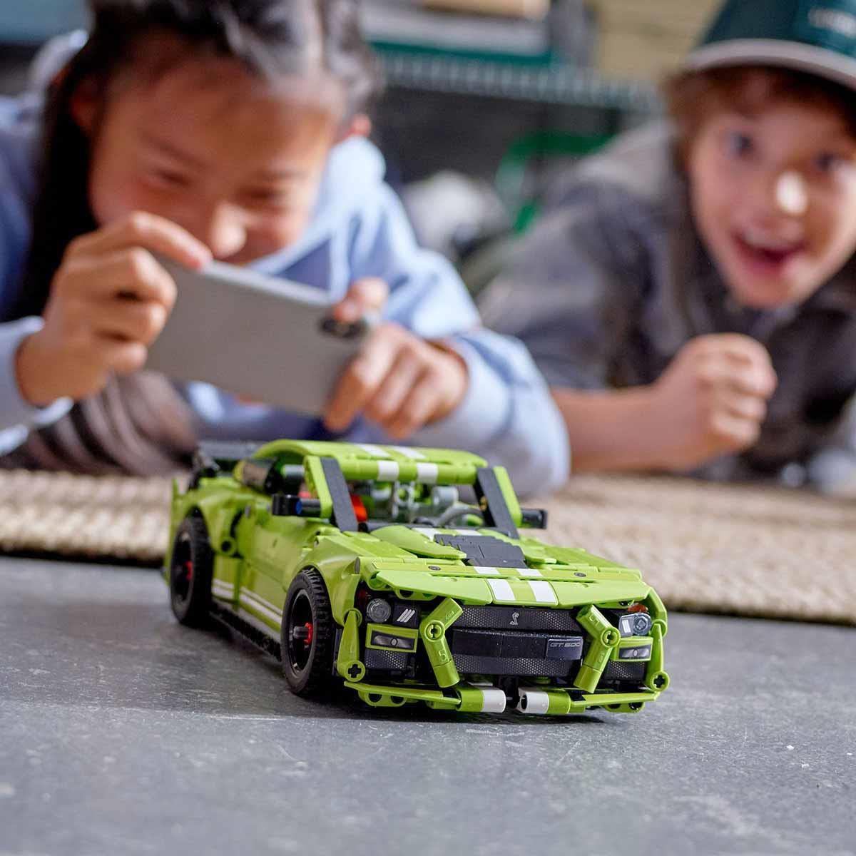 LEGO Technic Ford Mustang Shelby GT500 42138 — 544-Piece Drag Race AR Build