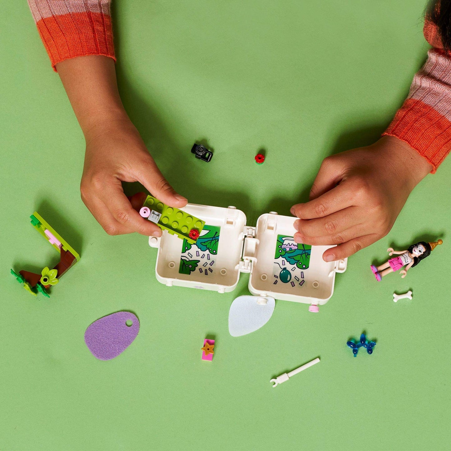 LEGO Friends Emma's Dalmatian Cube 41663 – Portable Puppy Playset with Emma Mini-Doll