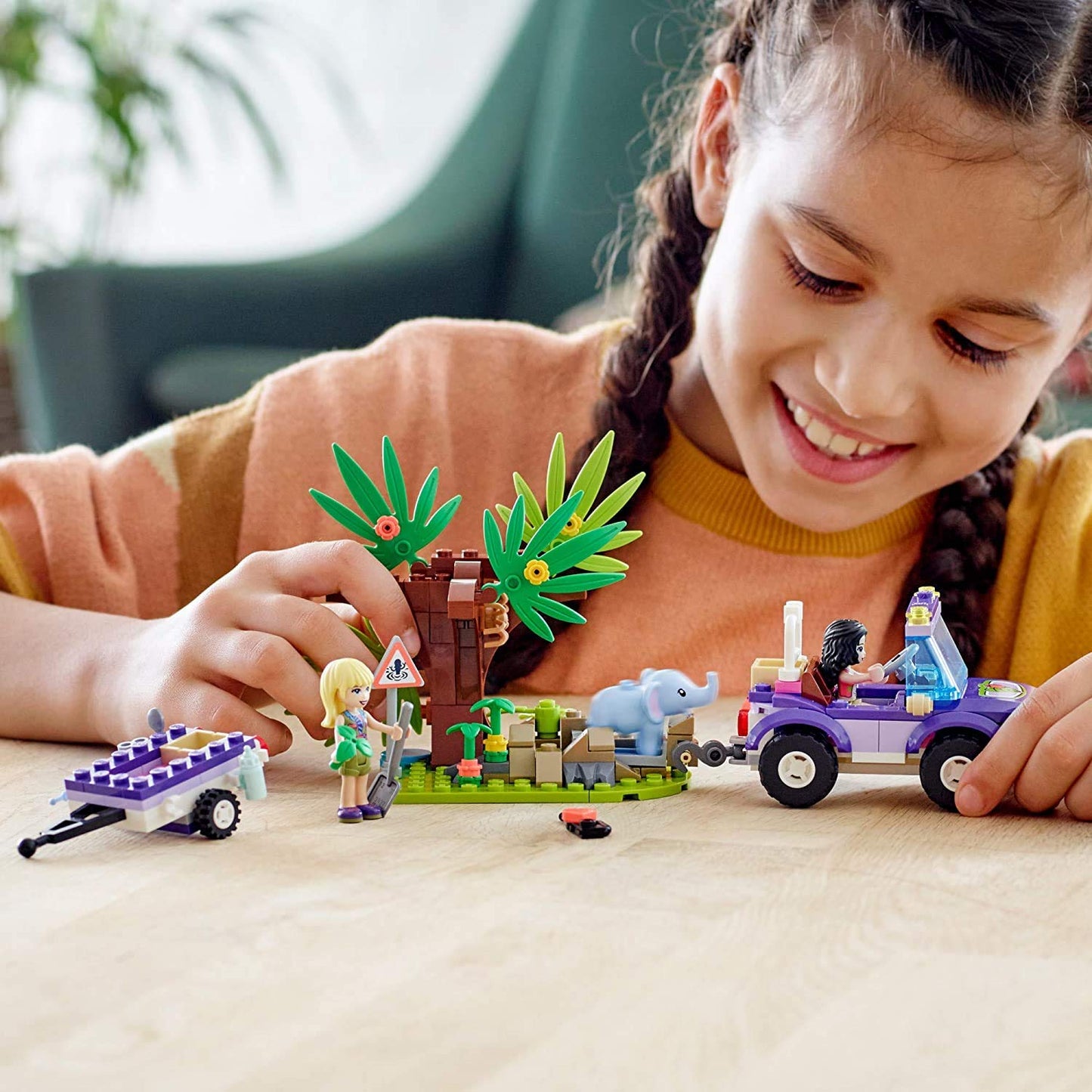 LEGO Friends Baby Elephant Jungle Rescue 41421 – Adventure Kit with Emma & Stephanie