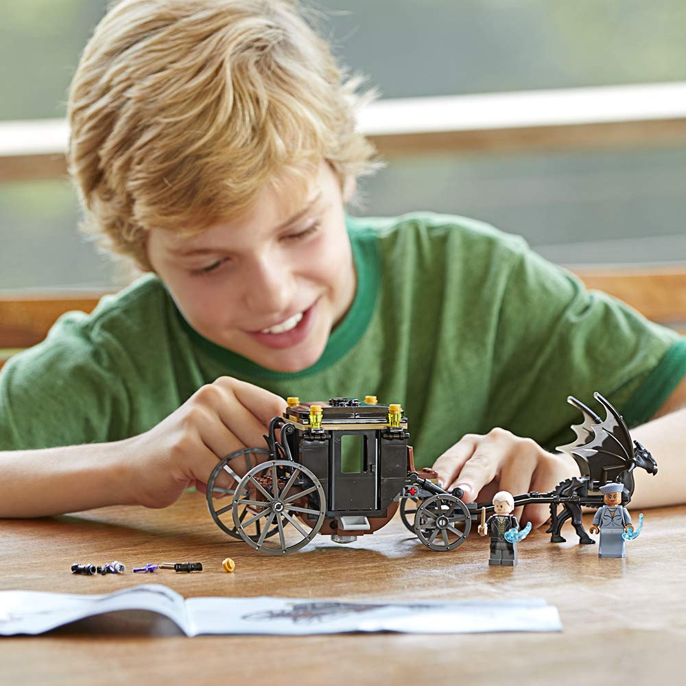 LEGO Fantastic Beasts: The Crimes of Grindelwald – Grindelwald’s Escape 75951 Building Kit (132 Pieces)