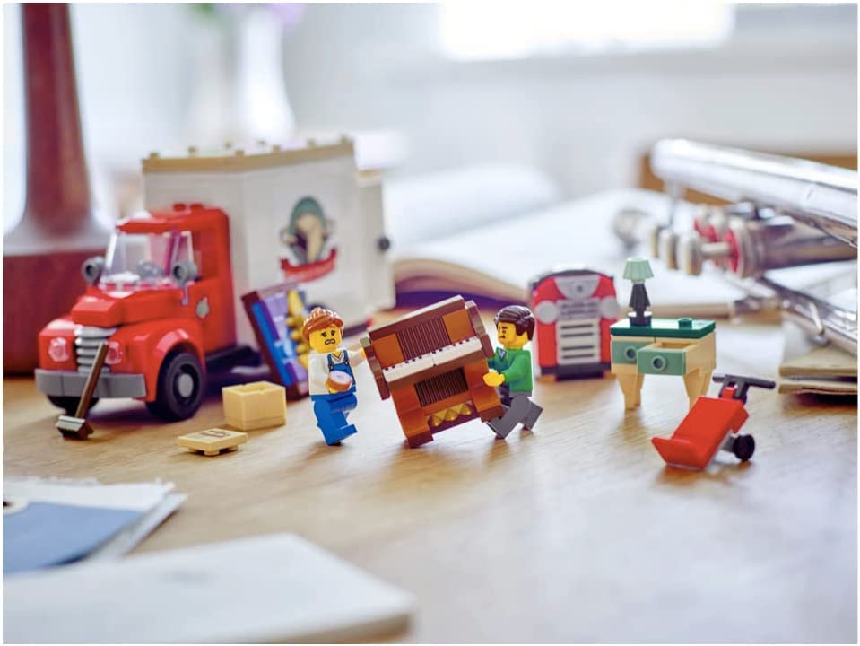 LEGO Icons Moving Truck 40586 – Buildable Mini Relocation Set for Imaginative Play