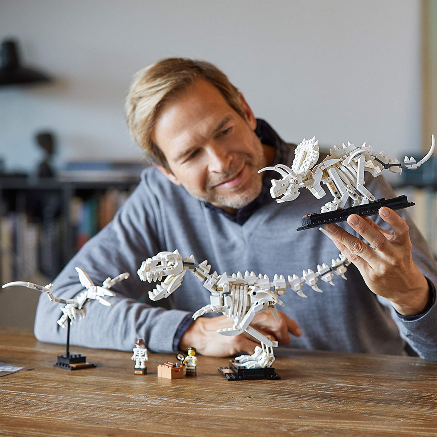 LEGO Ideas 21320 Dinosaur Fossils Building Kit – 910 Pieces | Museum-Style Skeletons