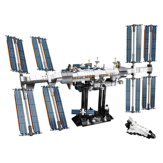 LEGO Ideas International Space Station 21321 – 864-Piece Display Model for Adults
