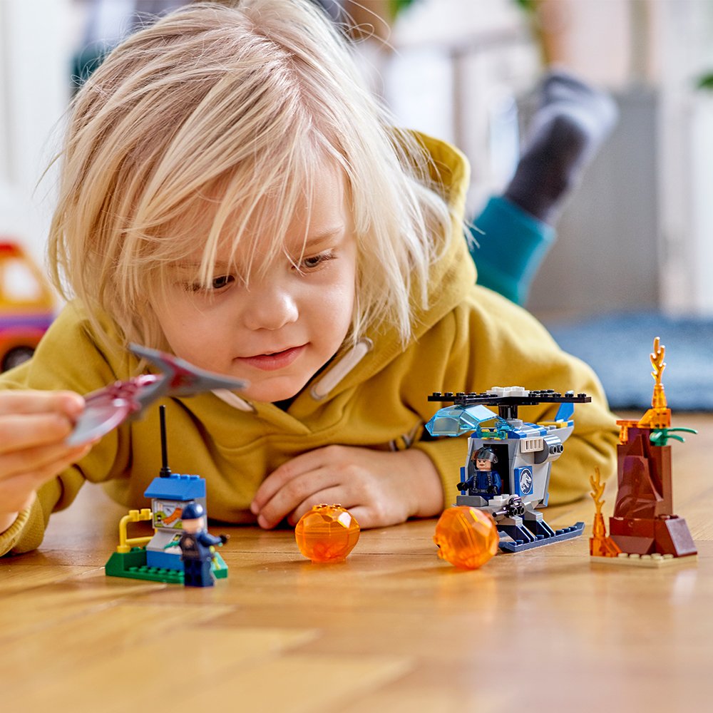 LEGO Juniors 4+ Jurassic World Pteranodon Escape 10756 – 84-Piece Building Kit