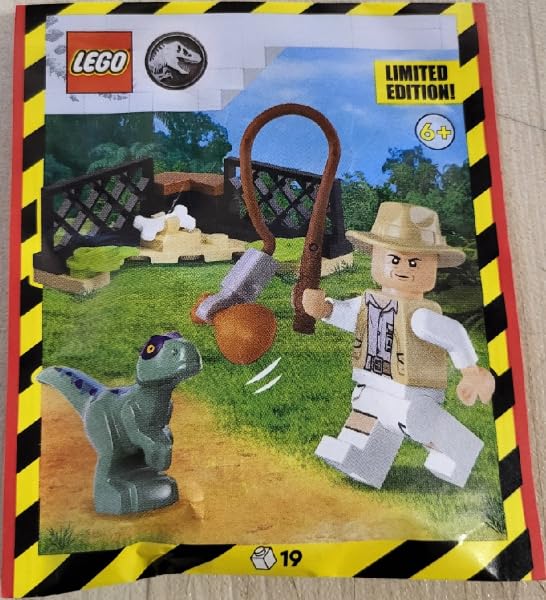 LEGO Jurassic World: Robert Muldoon Minifigure with Raptor Training
