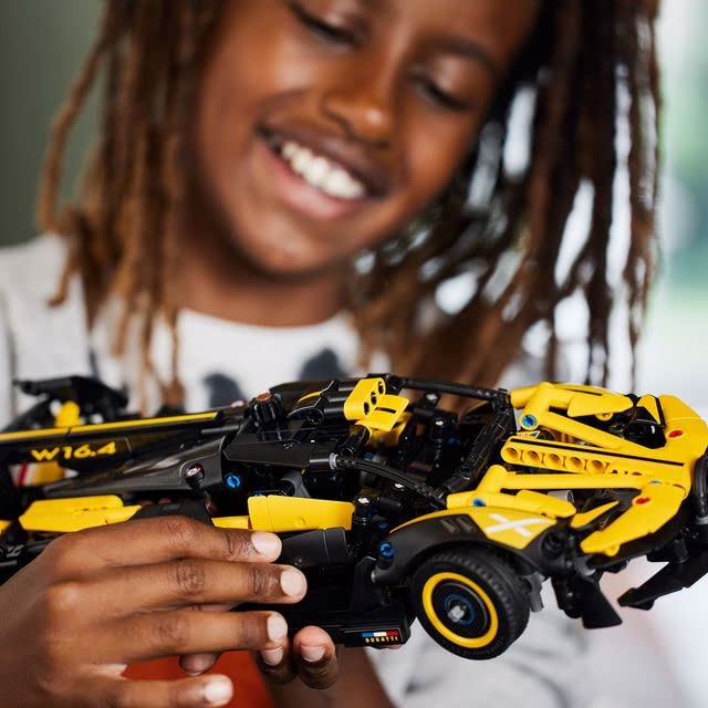 LEGO Technic Le Bolide Bugatti 42151 – 905-Piece Racing Model for 9+