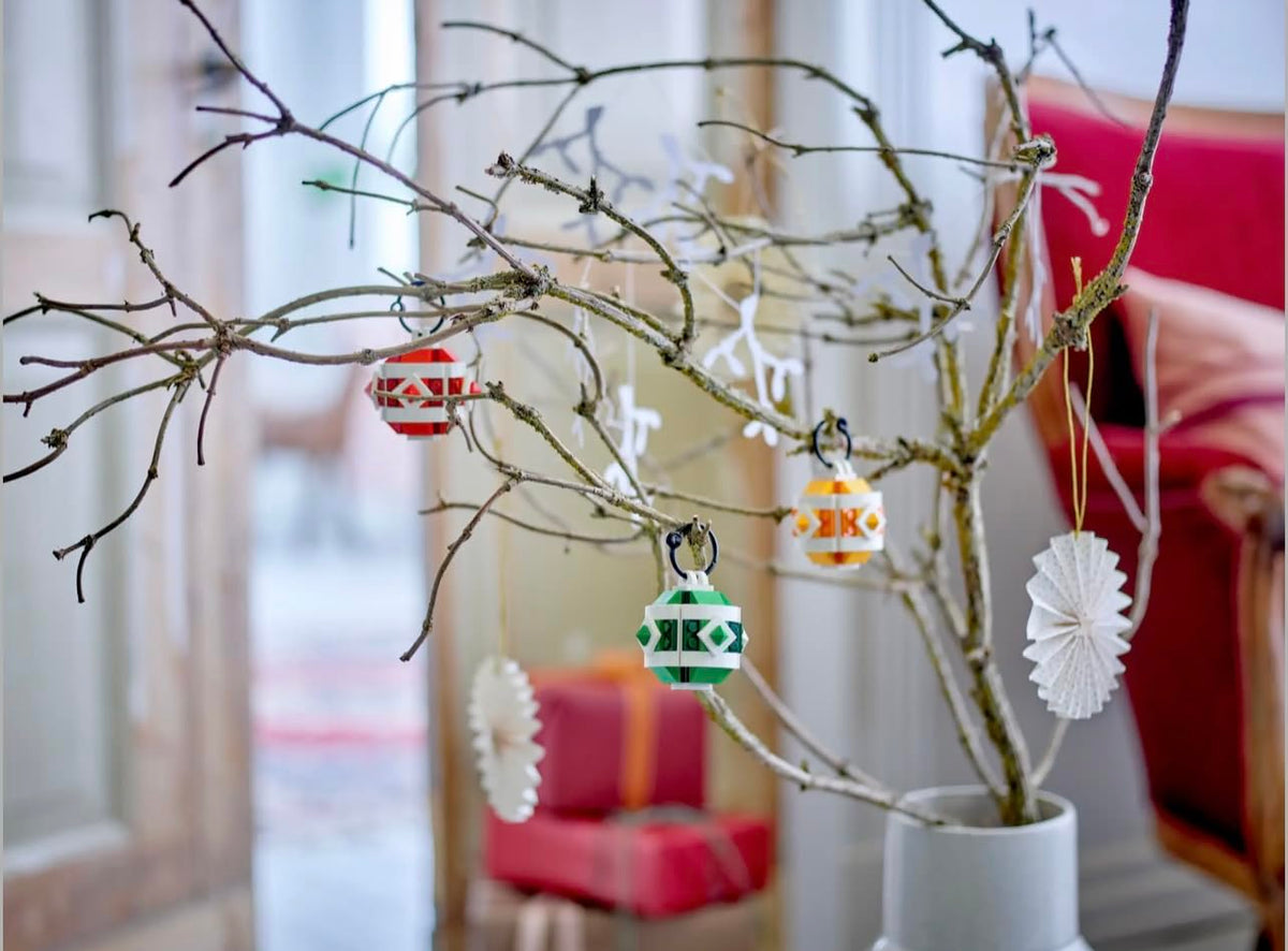 LEGO Limited Edition Christmas Decorations Set (40604) – 3 Festive Ornaments for Holiday Display