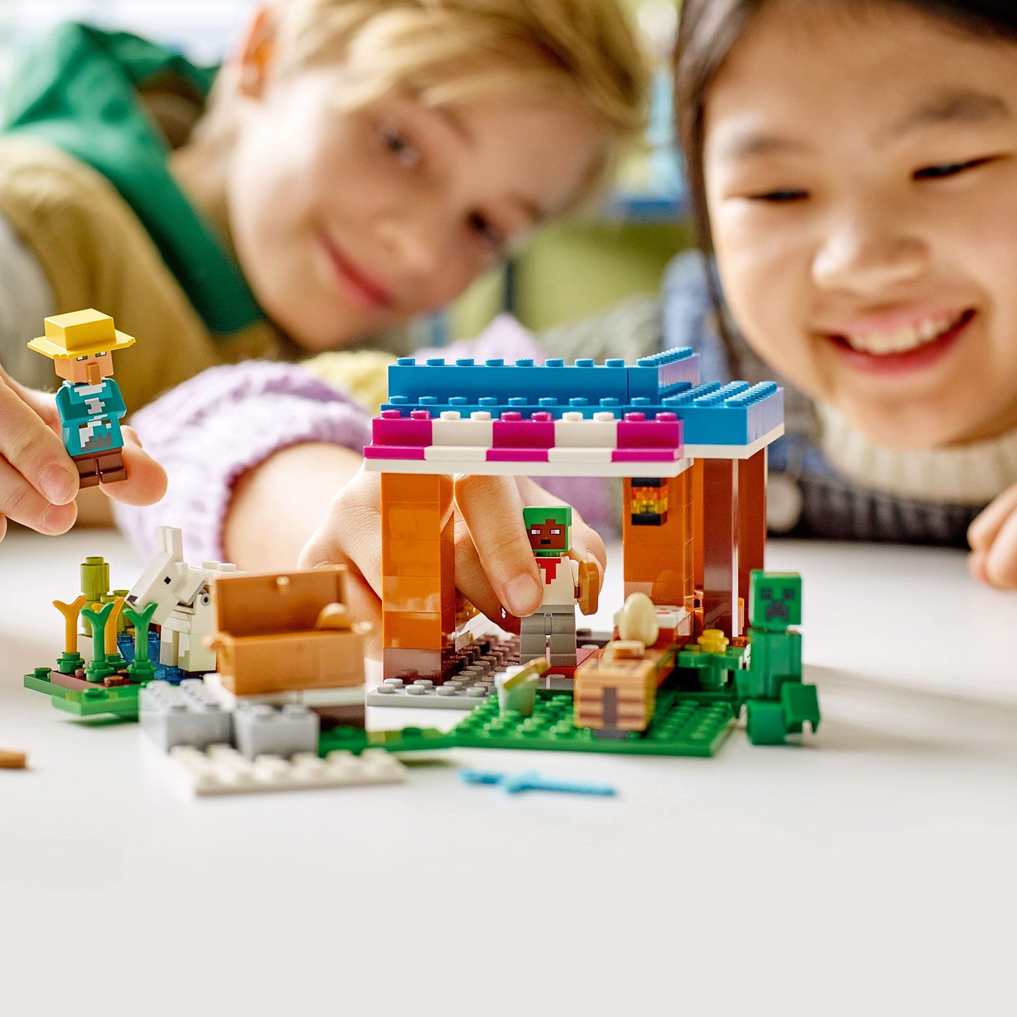 LEGO Minecraft The Bakery Building Kit 21184 – Village Playset for Kids 8+
