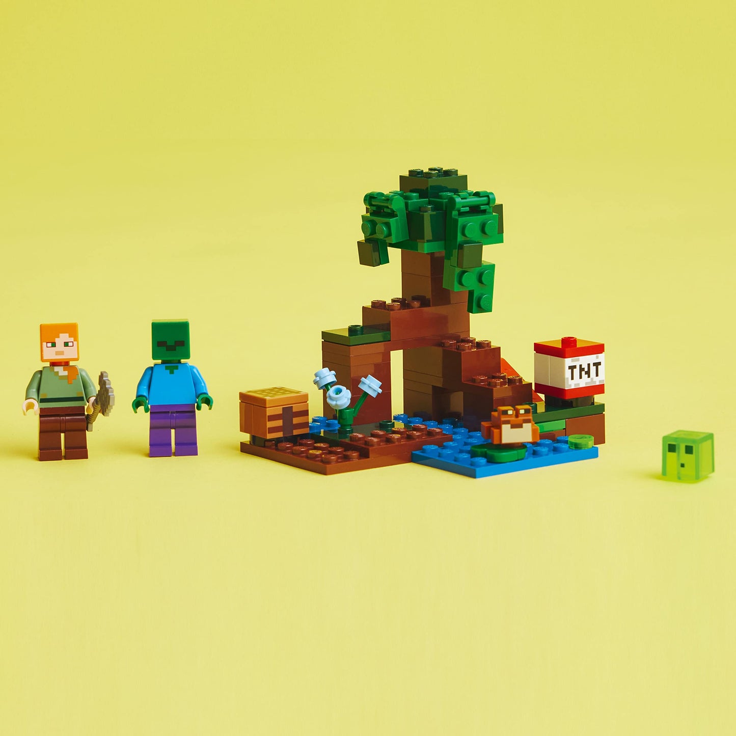 LEGO Minecraft The Swamp Adventure 21240 – Build & Explore with Alex, Zombie & Frog (Ages 7+)