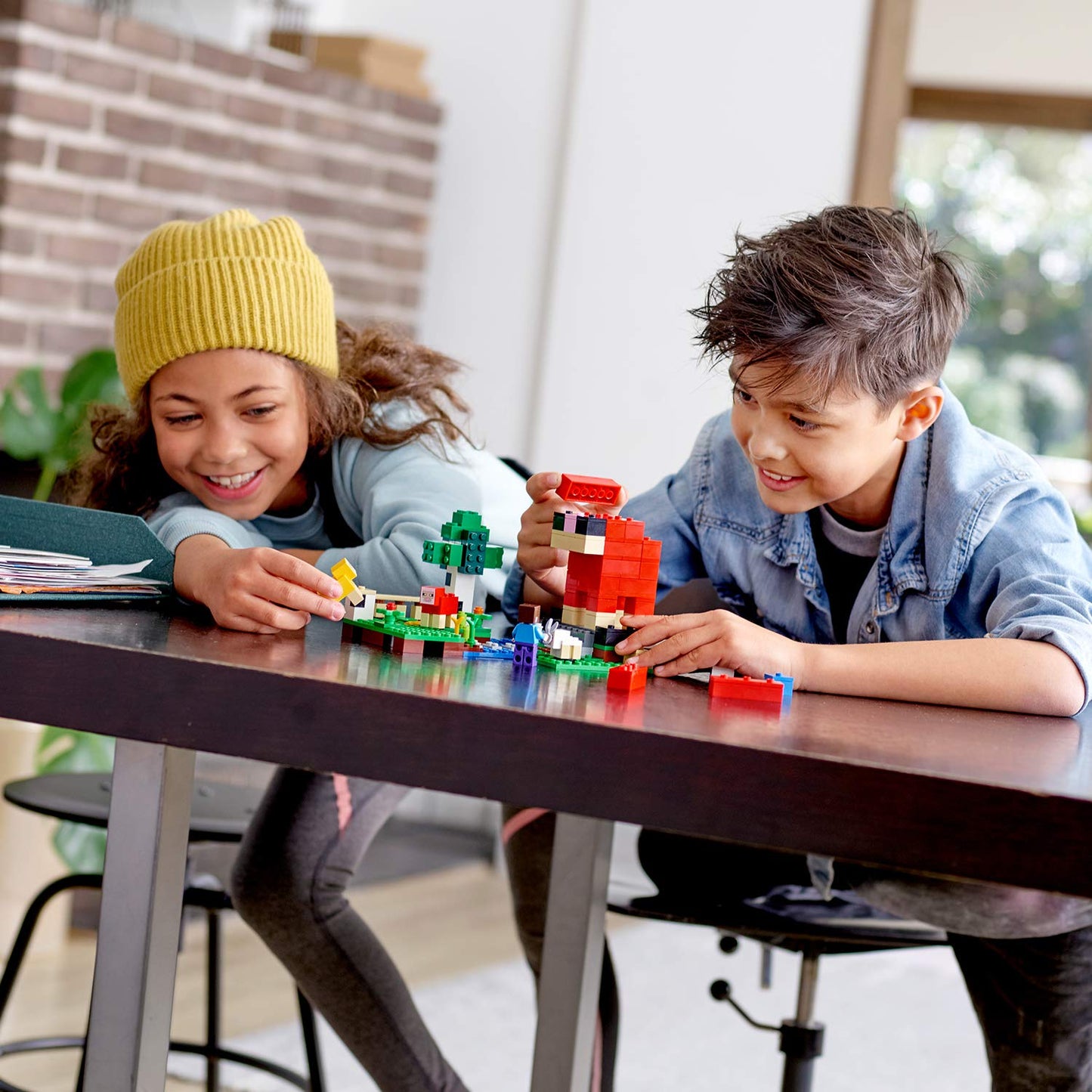 LEGO Minecraft The Wool Farm 21153 Building Kit (260 Pieces) – Creative Farm Adventure