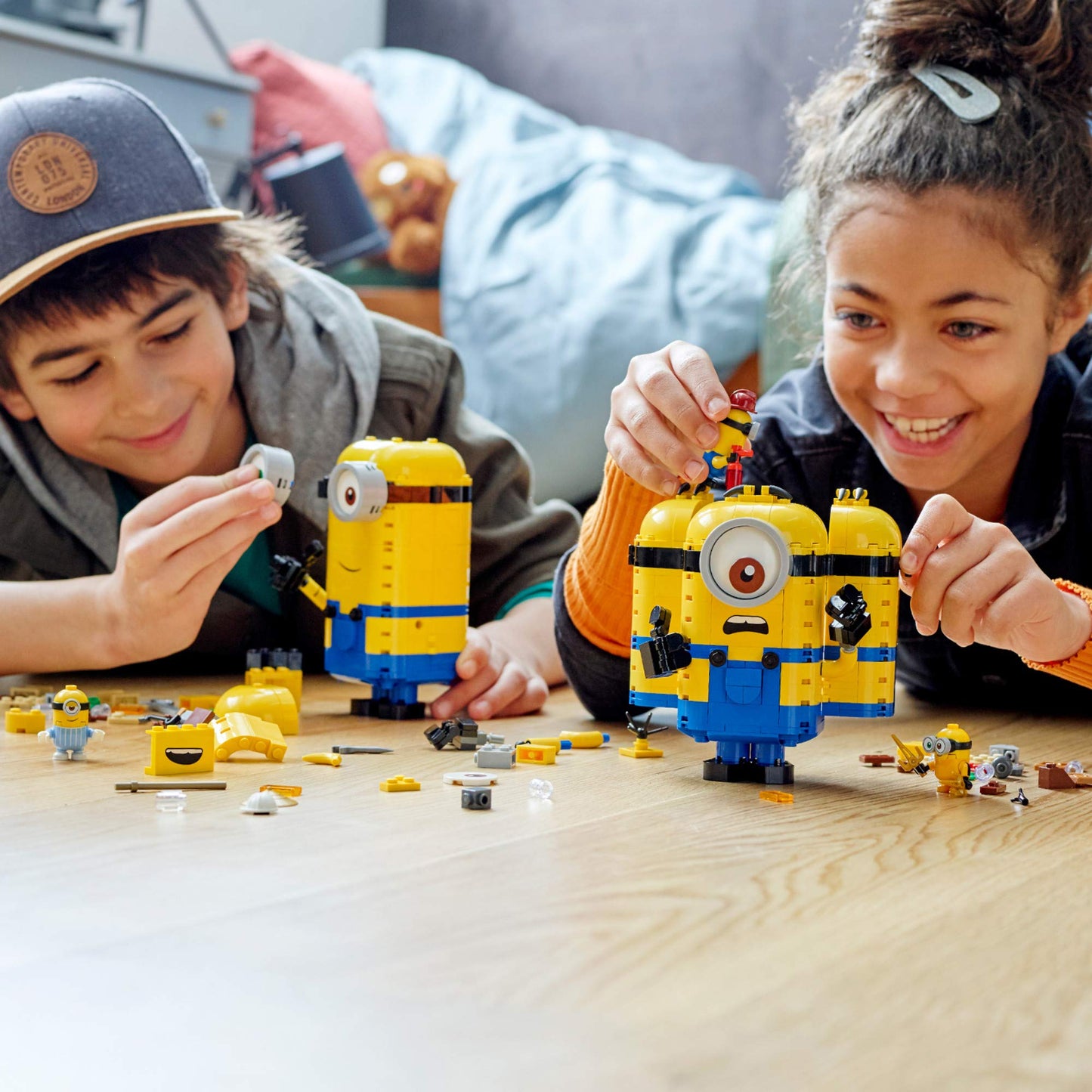 LEGO Minions: Brick-Built Minions & Lair (75551) – 876 Pieces