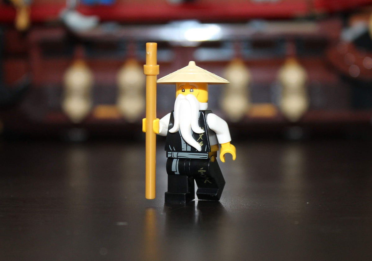 LEGO NINJAGO Master Sensei Wu (Legacy) Minifigure – Brown Staff, Black Robe, 70670