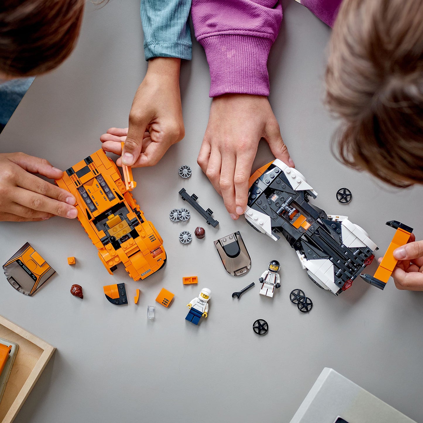 LEGO Speed Champions McLaren Solus GT & McLaren F1 LM 76918 — Double-Pack Race Car Model Set (Ages 9+)